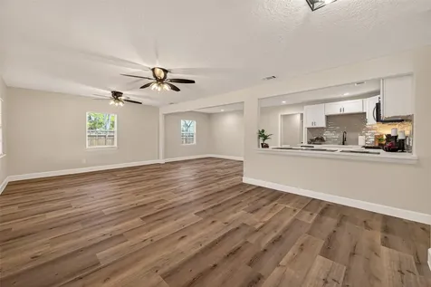 917 S Main Street Highlands TX 77562