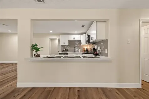 917 S Main Street Highlands TX 77562