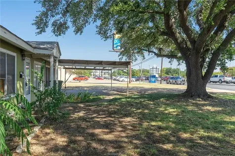 720 E Villa Maria Road Bryan TX 77802