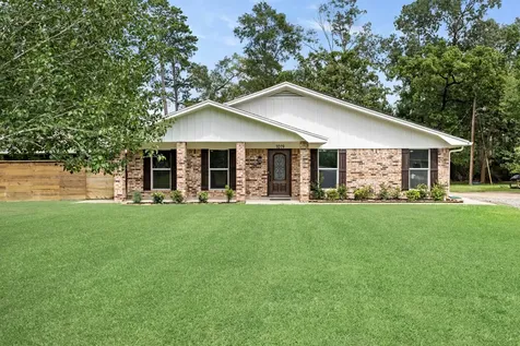 1019 Pineglen Drive Sour Lake TX 77659