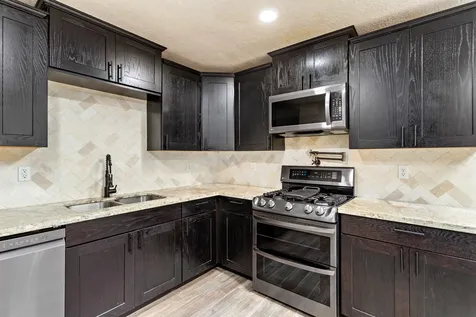 1019 Pineglen Drive Sour Lake TX 77659