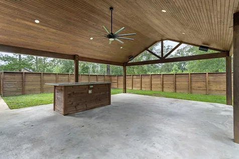 1019 Pineglen Drive Sour Lake TX 77659
