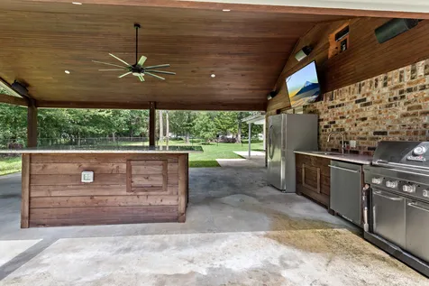1019 Pineglen Drive Sour Lake TX 77659