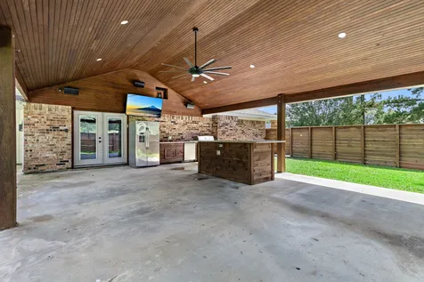 1019 Pineglen Drive Sour Lake TX 77659