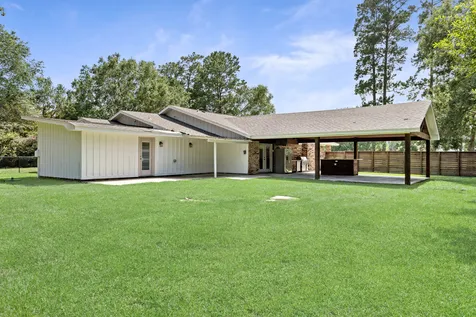 1019 Pineglen Drive Sour Lake TX 77659