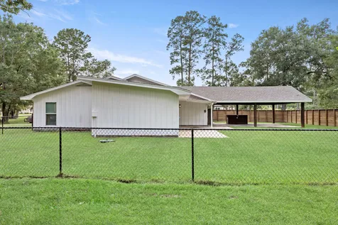 1019 Pineglen Drive Sour Lake TX 77659