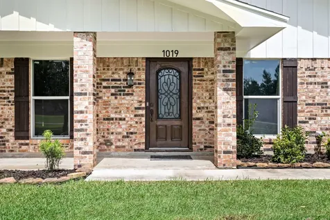 1019 Pineglen Drive Sour Lake TX 77659