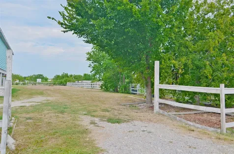 1003B 24th Street San Leon TX 77539