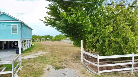 1003B 24th Street San Leon TX 77539
