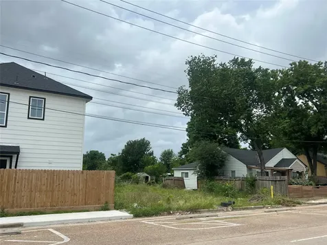 2805 Elysian Street Houston TX 77009