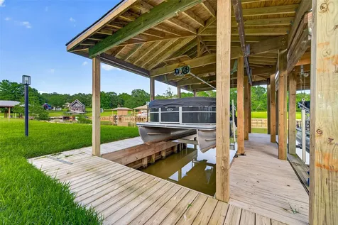 100 Wildwood Lake Drive N Huntsville TX 77340