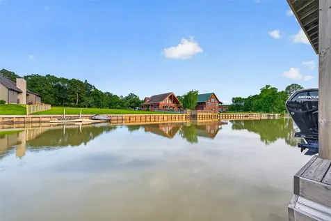 100 Wildwood Lake Drive N Huntsville TX 77340