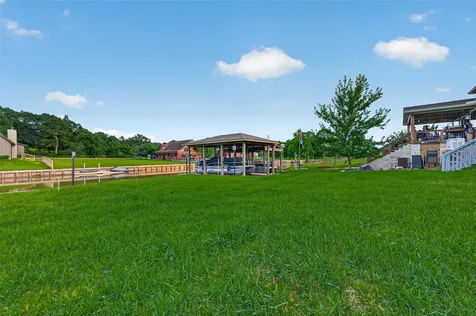 100 Wildwood Lake Drive N Huntsville TX 77340