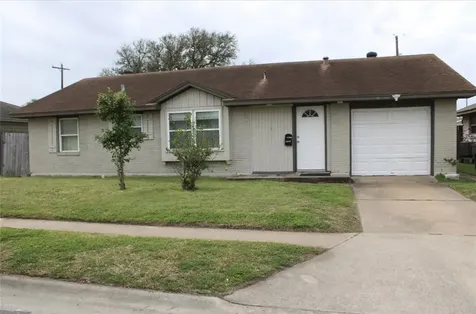 2421 Pine Galveston TX 77551