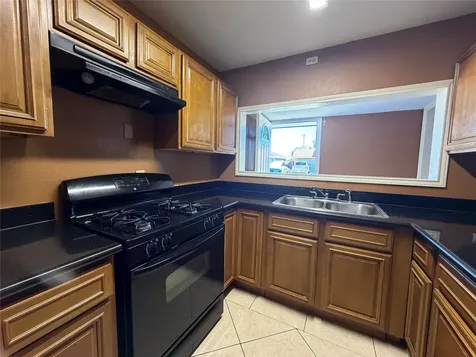 2421 Pine Galveston TX 77551