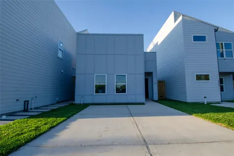 2830 Mansfield Street Houston TX 77091