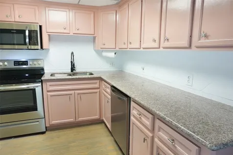 210 Fairfield Street Shoreacres TX 77571