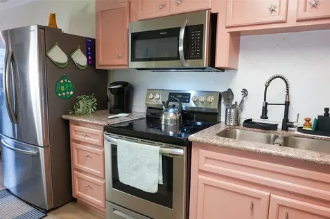 210 Fairfield Street Shoreacres TX 77571