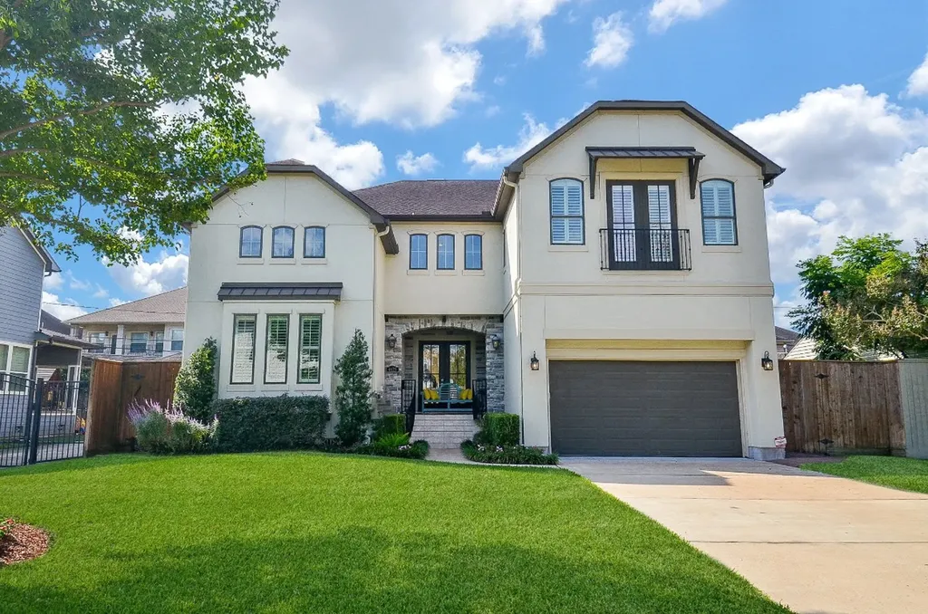 4625 Maple Street Bellaire TX 77401