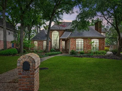 6207 Sandypine Drive Spring TX 77379