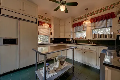 1804 S Park Street Brenham TX 77833