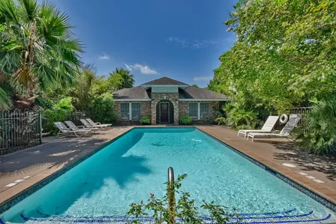1804 S Park Street Brenham TX 77833