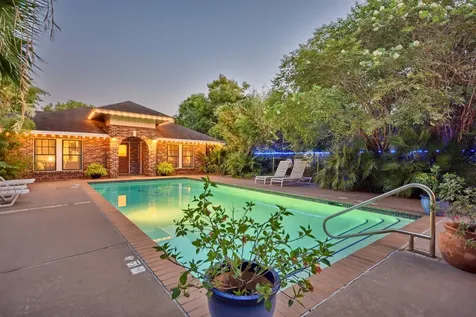 1804 S Park Street Brenham TX 77833