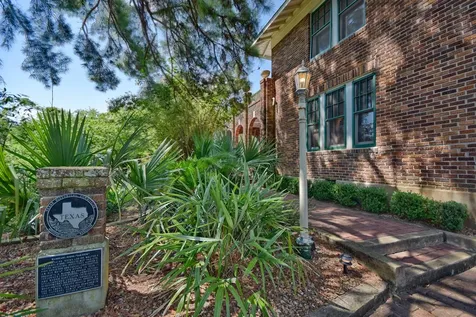 1804 S Park Street Brenham TX 77833