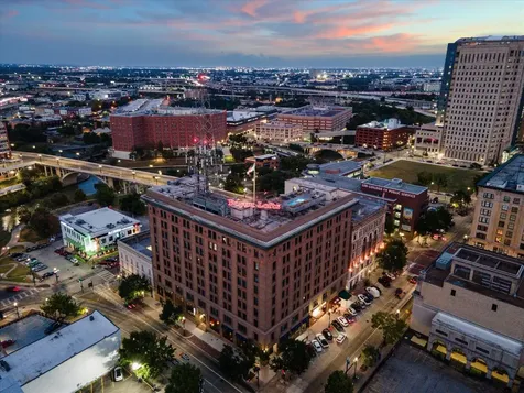 915 Franklin Street 2f Houston TX 77002