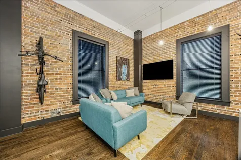 915 Franklin Street 2f Houston TX 77002