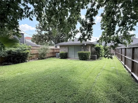 1611 Potomac Drive Houston TX 77057