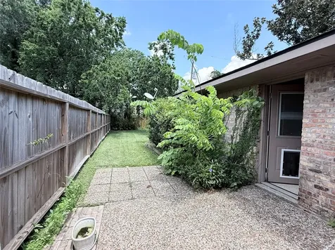 1611 Potomac Drive Houston TX 77057