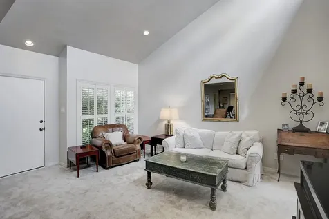 1611 Potomac Drive Houston TX 77057