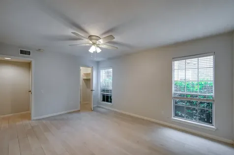 1860 White Oak Drive 207 Houston TX 77009