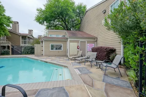 1860 White Oak Drive 207 Houston TX 77009