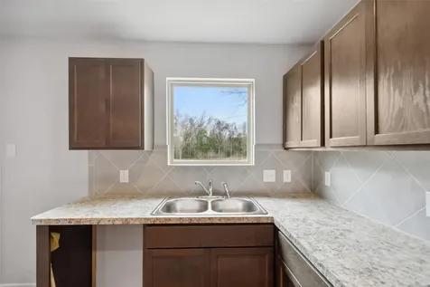 515 16th Street Street Hempstead TX 77445