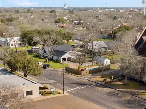 415 N Mechanic Street Weimar TX 78962