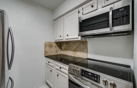5711 Sugar Hill Drive 108 Houston TX 77057