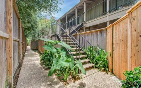 5711 Sugar Hill Drive 108 Houston TX 77057