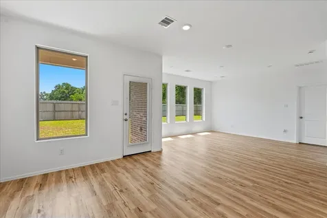 15542 Blue Lake Drive Mont Belvieu TX 77523