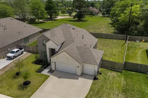 15542 Blue Lake Drive Mont Belvieu TX 77523