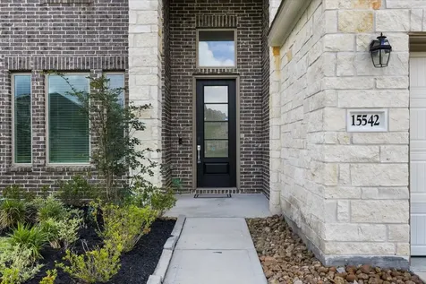 15542 Blue Lake Drive Mont Belvieu TX 77523