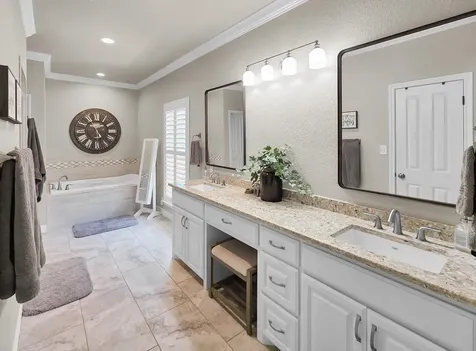 215 W Pineshadows Drive Sour Lake TX 77659