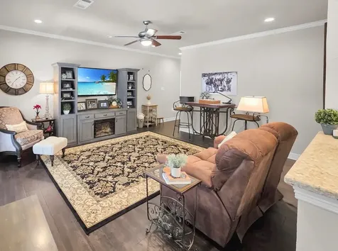 215 W Pineshadows Drive Sour Lake TX 77659