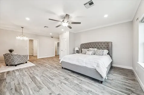 430 Amanda Circle Tiki Island TX 77554