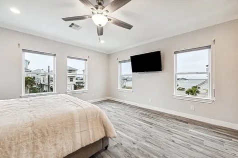430 Amanda Circle Tiki Island TX 77554