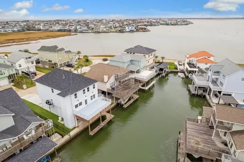 430 Amanda Circle Tiki Island TX 77554