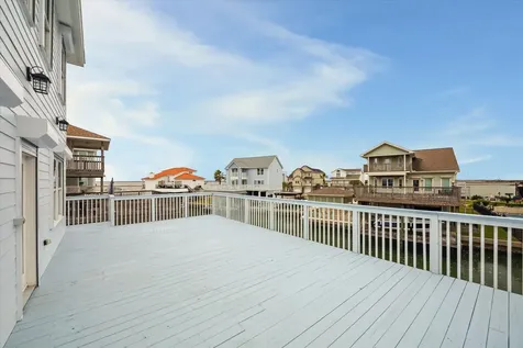 430 Amanda Circle Tiki Island TX 77554