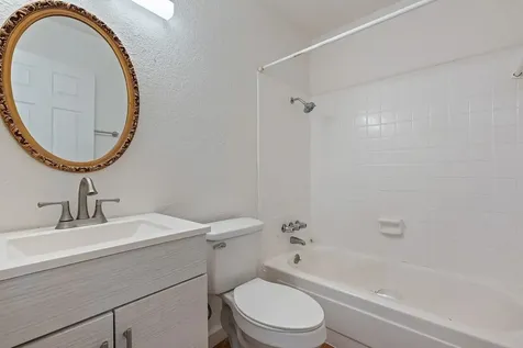 300 E Croslin Street 106 Austin TX 78752