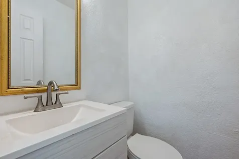 300 E Croslin Street 106 Austin TX 78752